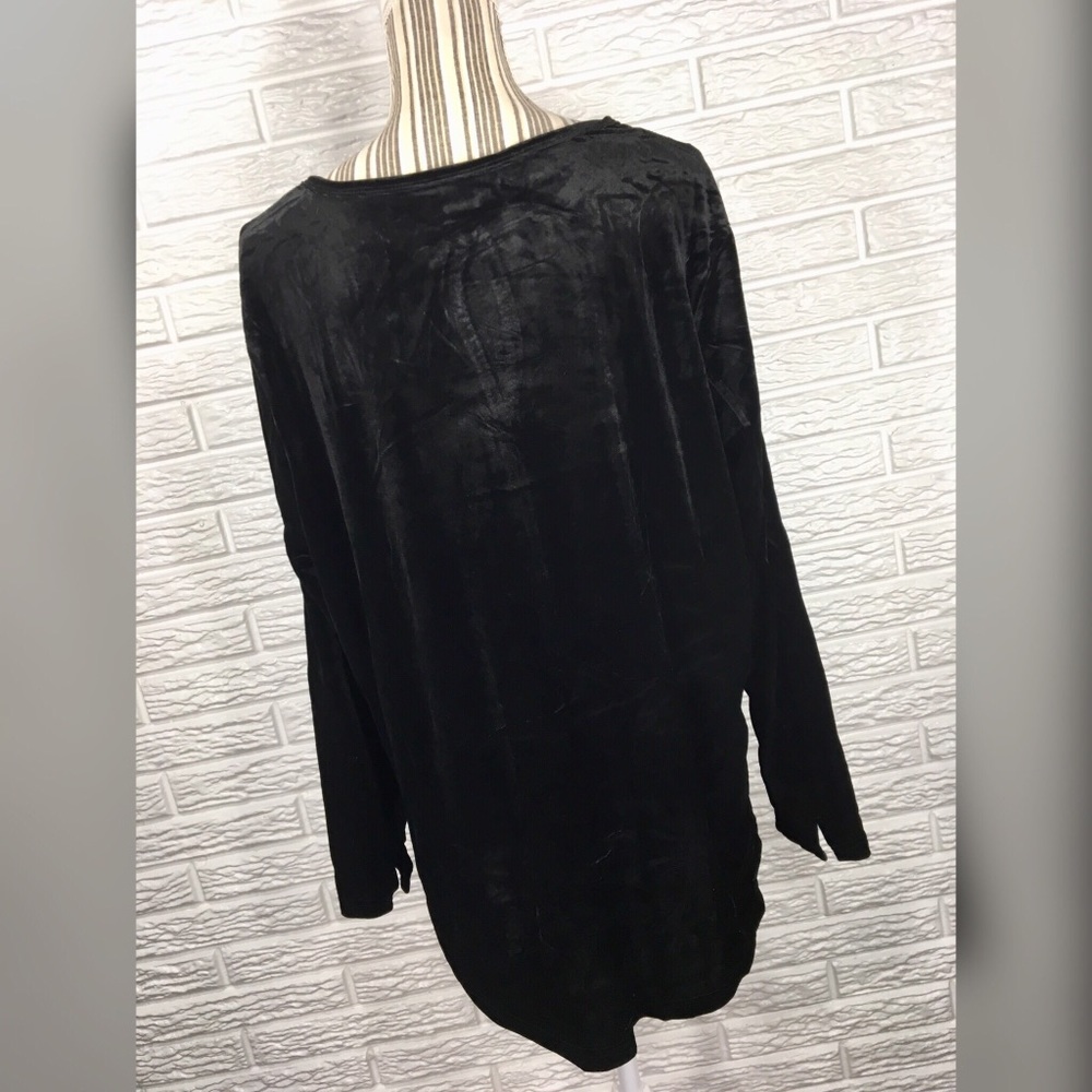 Avenue Black Velvet Top w/Keyhole - Picture 7 of 7
